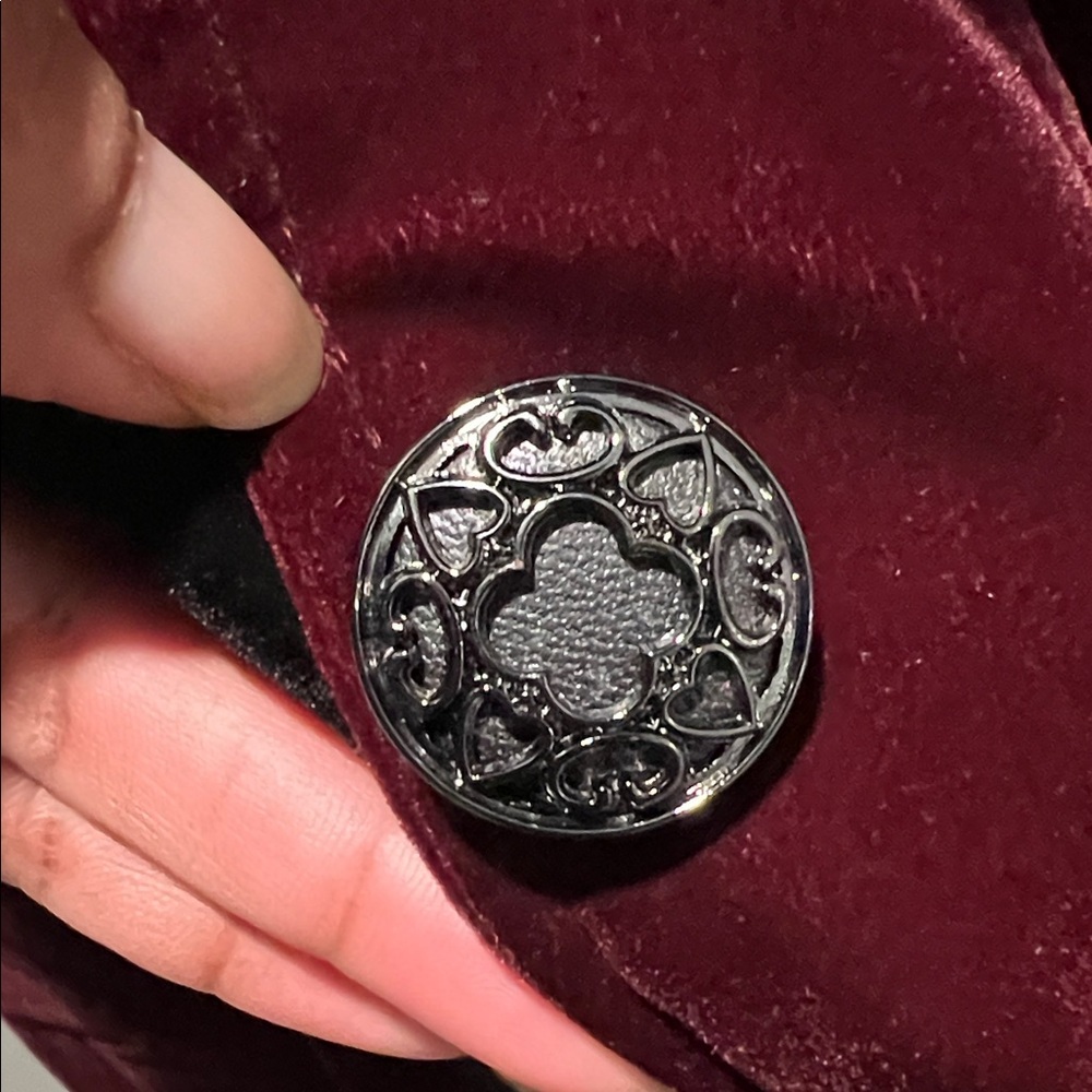 Luxurious Velvet Women's Blazer in Deep Burgundy - Picture 8 of 10